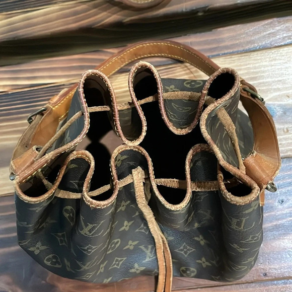 Louis Vuitton Monogram Vintage Noe Bucket Bag - Picture 6 of 11